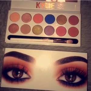 Kylie Cosmetics Peach Palette
